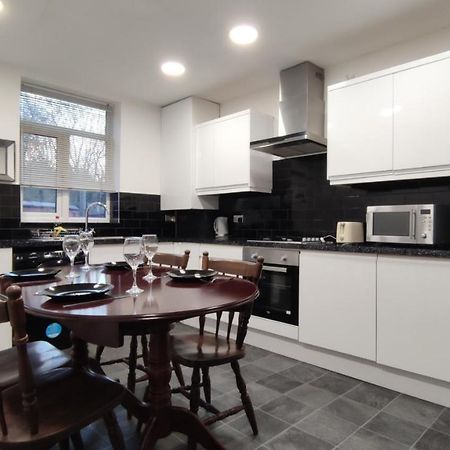 Lovely 2 Bedroom House Worsley Eksteriør billede
