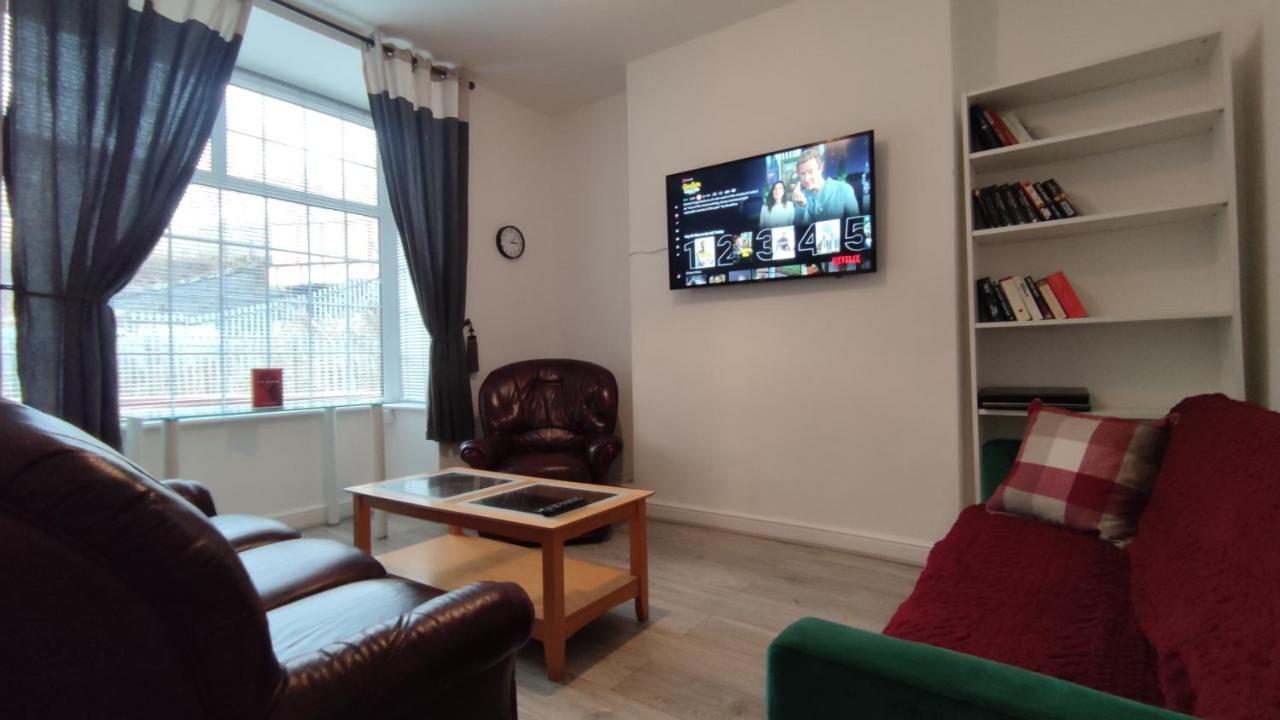 Lovely 2 Bedroom House Worsley Eksteriør billede