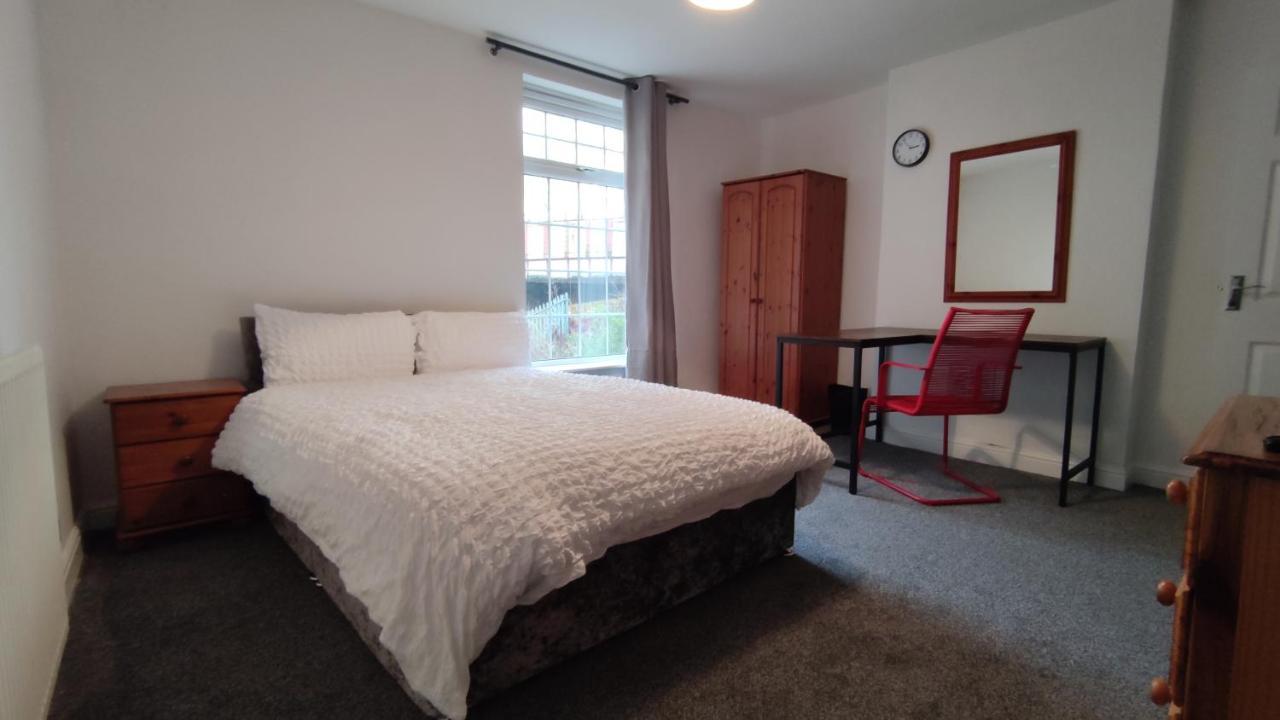 Lovely 2 Bedroom House Worsley Eksteriør billede