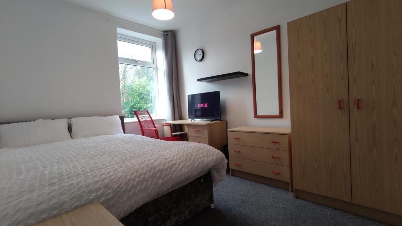 Lovely 2 Bedroom House Worsley Eksteriør billede