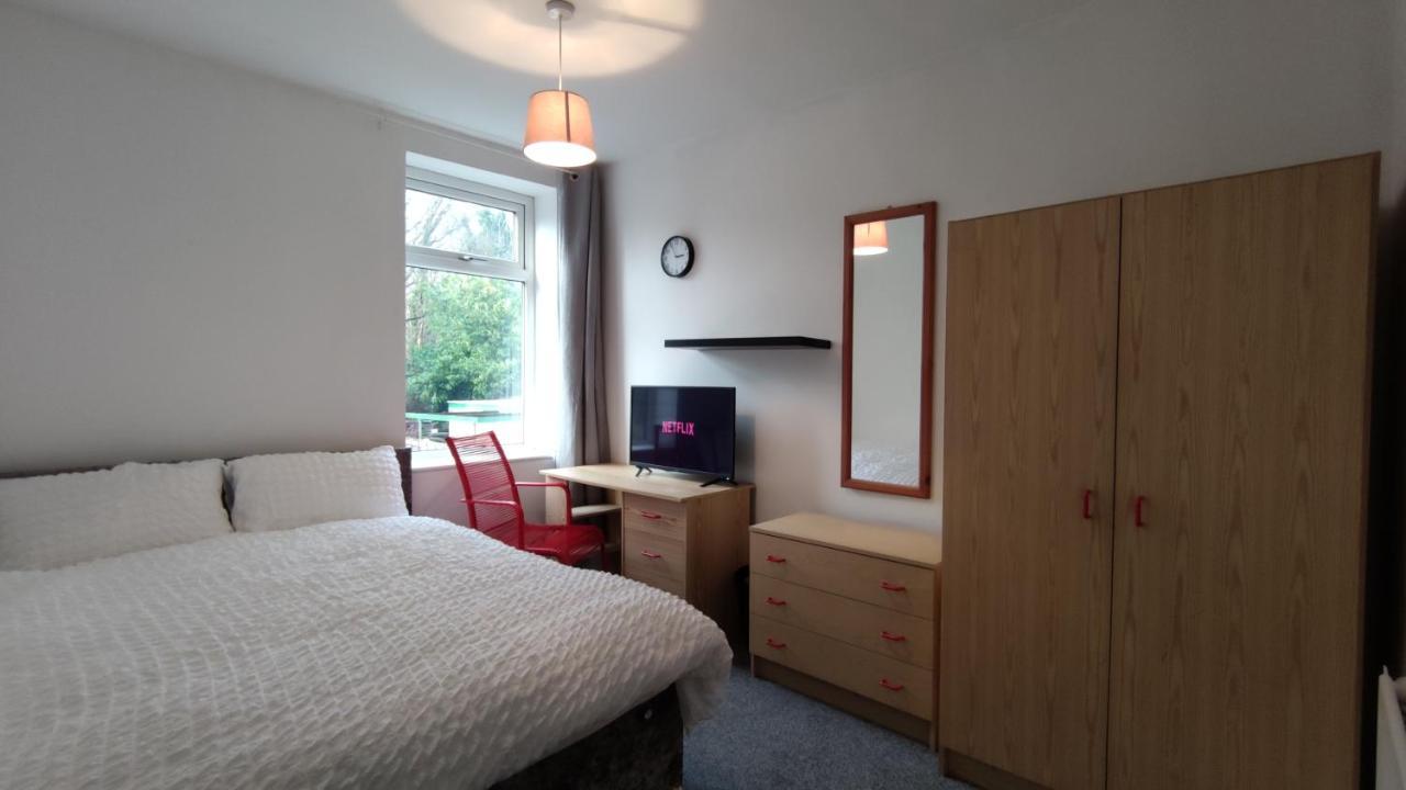 Lovely 2 Bedroom House Worsley Eksteriør billede